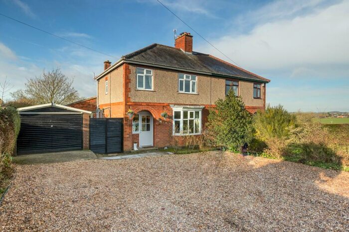 3 Bedroom Semi-Detached House For Sale In Coton Road, Churchover, Rugby, CV23