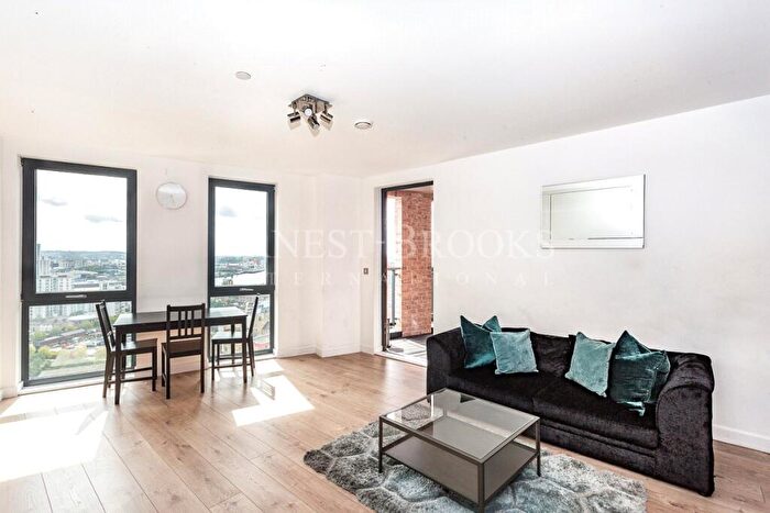 1 Bedroom Apartment To Rent In Roosevelt Tower, Williamsburg Plaza, Poplar, E14