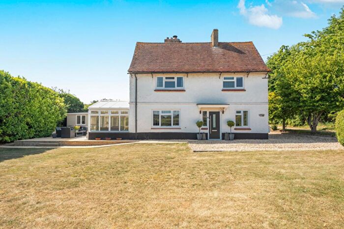 3 Bedroom Detached House For Sale In Holders Road, Amesbury, SP4