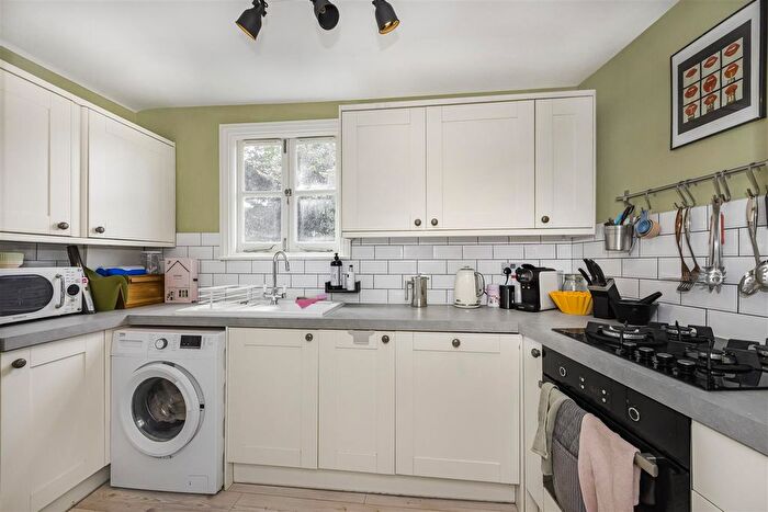 2 Bedroom Flat For Sale In Haroldstone Road, London, E17