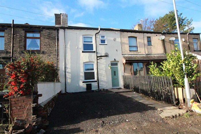 1 Bedroom Terraced House To Rent In Garden Field, Wyke, Bradford, BD12