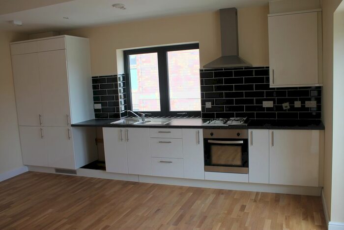 2 Bedroom Flat To Rent In Yarwood Avenue, Baguely, Manchester, M23