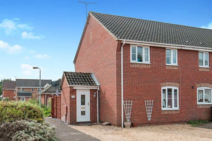 3 Bedroom Semi-Detached House To Rent In Bluebell Walk, Brandon, IP27