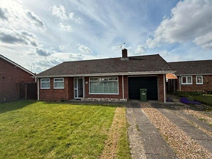 3 Bedroom Bungalow For Sale In Parkland Crescent, Norwich, Norfolk, NR6