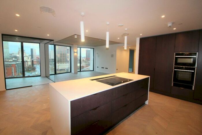 3 Bedroom Apartment To Rent In St George's Gardens, M15