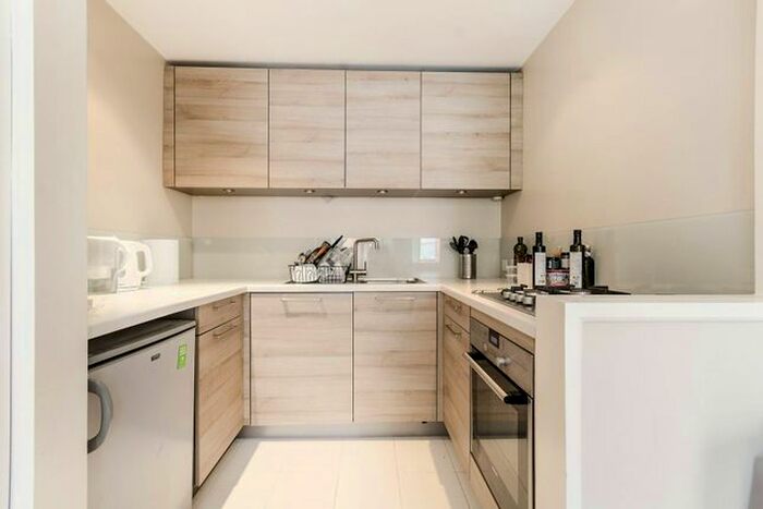 1 Bedroom Flat To Rent In Nevern Square, Earls Court, London, SW5