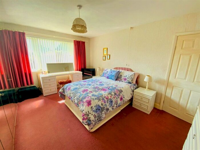 2 Bedroom Bungalow For Sale In Barcombe Road, Preston, Paignton, TQ3