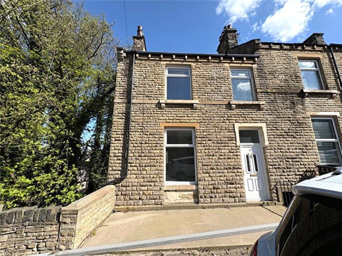 2 Bedroom End Of Terrace House For Sale In Huddersfield Road, Brighouse, West Yorkshire, HD6
