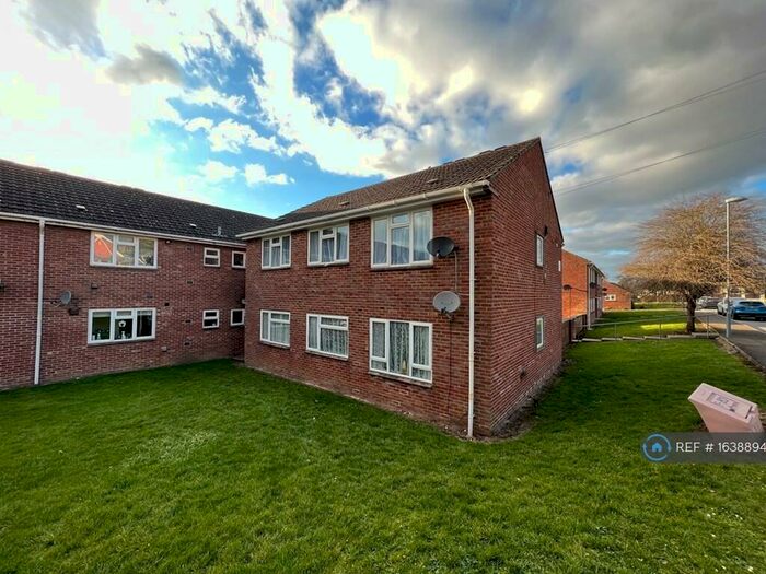 2 Bedroom Flat To Rent In Hyde Road, Gillingham, SP8