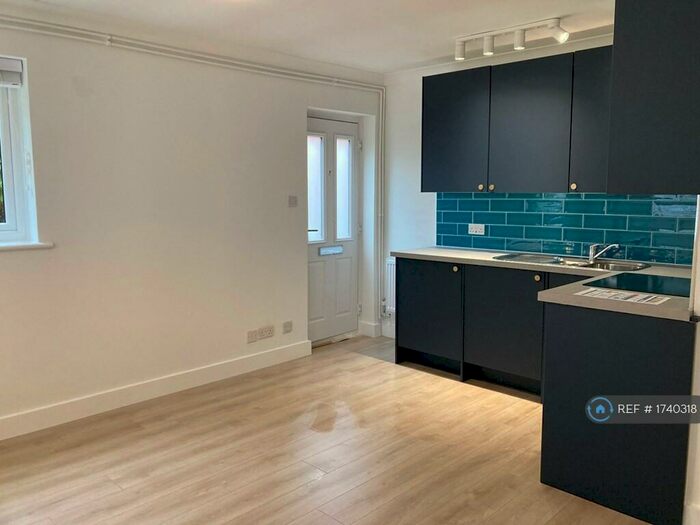 1 Bedroom Flat To Rent In Welbeck Avenue, Southampton, SO17