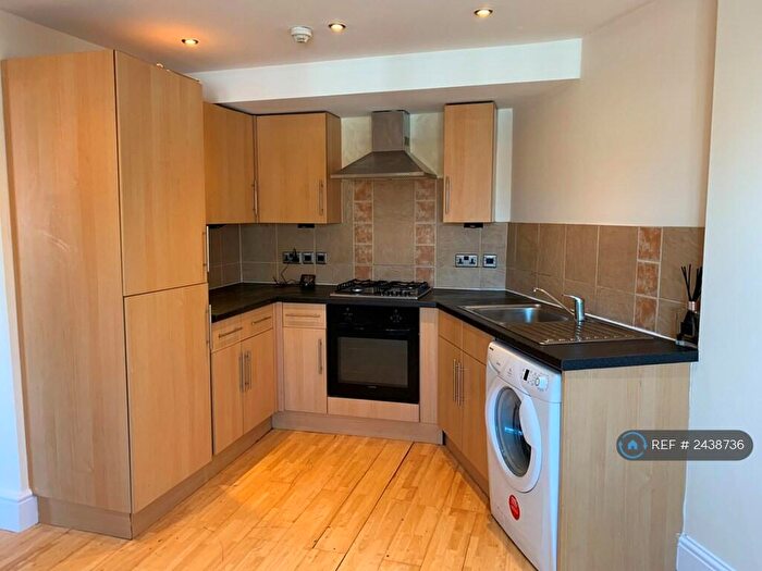 2 Bedroom Flat To Rent In Canford Lane, Bristol, BS9