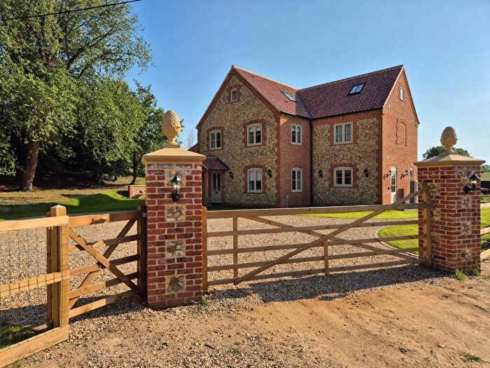 6 Bedroom Detached House For Sale In West Raynham Road, Fakenham, NR21