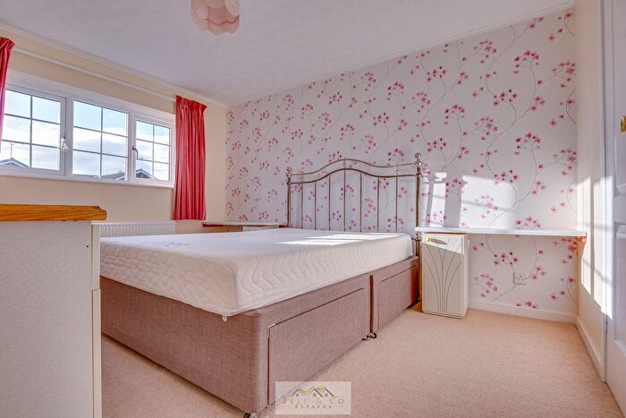 3 Bedroom Detached House For Sale In Fern Close, Eckington, Sheffield, S21