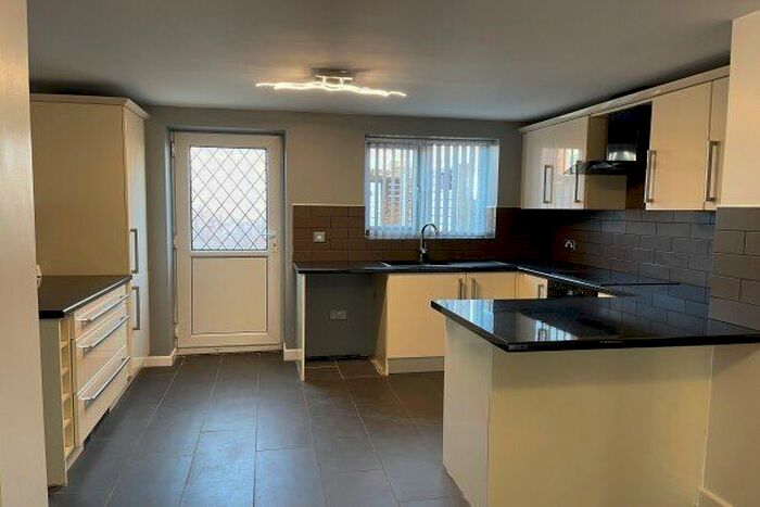 2 Bedroom Property To Rent In Westfield Avenue, Castleford, WF10