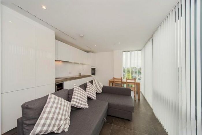 1 Bedroom Flat To Rent In City Road, Old Street, London, EC1V