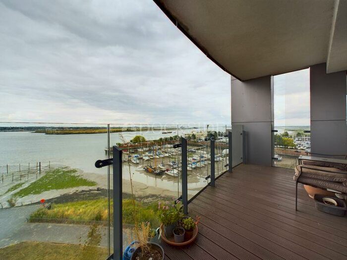 2 Bedroom Detached House To Rent In Victory Pier, Gillingham, ME7