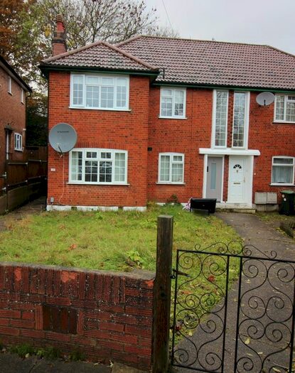 2 Bedroom Flat To Rent In Berkeley Court, Southgate, N14