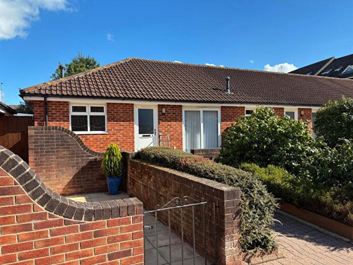 2 Bedroom Bungalow To Rent In Honiton, EX14