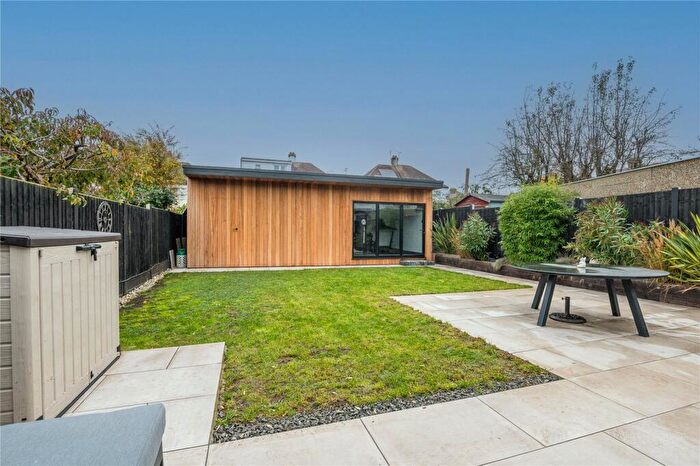 3 Bedroom Bungalow For Sale In Huntingdon Road, Southchurch Park Area, Essex, SS1