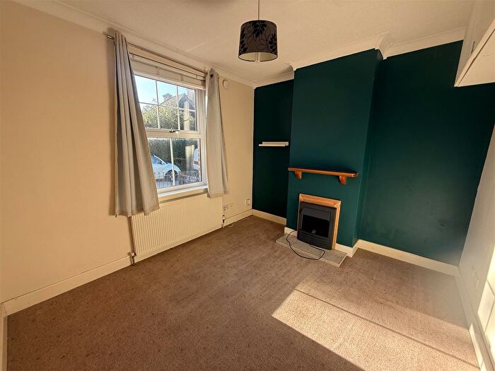 2 Bedroom End Terrace House To Rent In Woodmead Road, Axminster, EX13