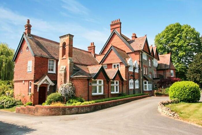 2 Bedroom Flat To Rent In Riverside House, Burcot, OX14