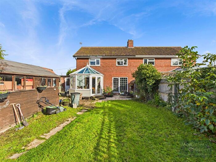 3 Bedroom Semi-Detached House For Sale In The Street, Hepworth, Diss, IP22