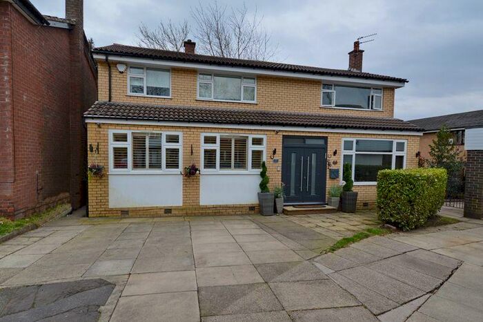 4 Bedroom Detached House To Rent In Kibworth Close, Whitefield, Manchester, M45