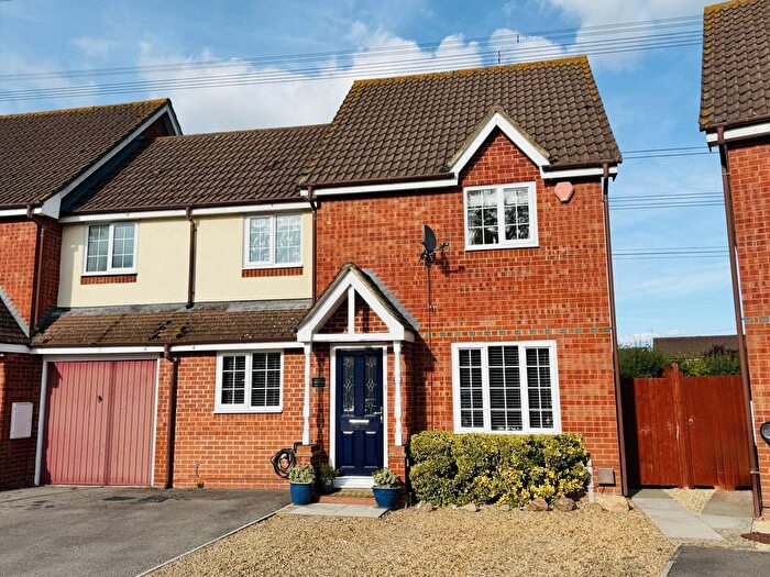4 Bedroom Semi-Detached House For Sale In Chinnock Brook, Didcot, OX11