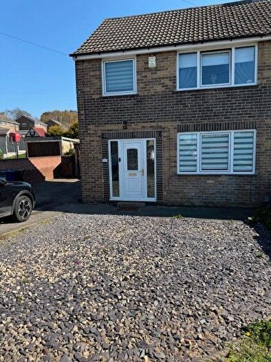 3 Bedroom Property To Rent In Lund Avenue, Barnsley, S71