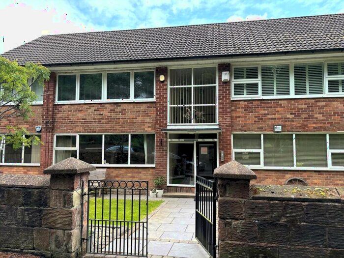 2 Bedroom Apartment To Rent In Calderstones Court, Calderstones, L18