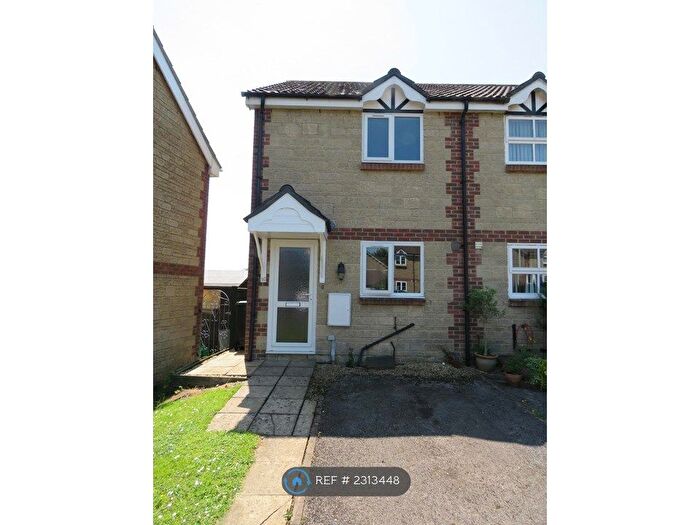 2 Bedroom Semi-Detached House To Rent In Saunters Close, Wincanton, BA9
