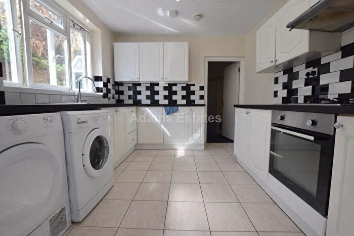 6 Bedroom Town House To Rent In St Johns Street, Reading, RG1