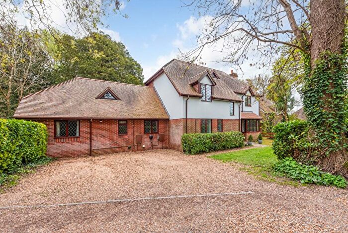 6 Bedroom Detached House For Sale In Queen's Road, Waterlooville, PO7