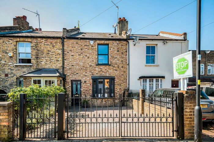 3 Bedroom Terraced House To Rent In Lyham Road, London, SW2
