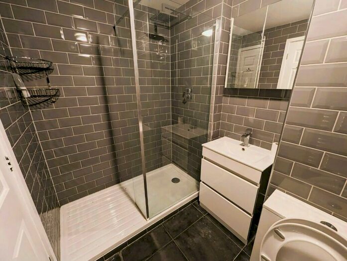 1 Bedroom Apartment To Rent In George Leybourne House, Fletcher Street, London, E1