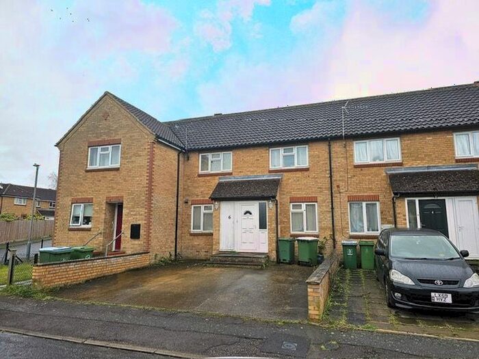 3 Bedroom Property To Rent In Galloway, Aylesbury, HP19