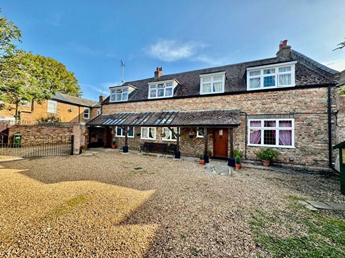 4 Bedroom Cottage For Sale In London Road, Chatteris, PE16