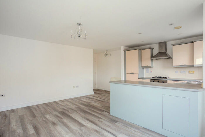 2 Bedroom Apartment To Rent In Bridge Wharf, Chertsey, KT16