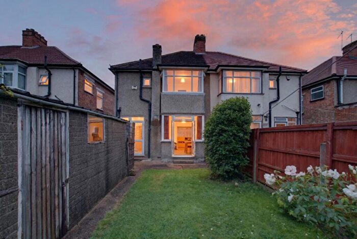 3 Bedroom Semi Detached House For Sale In Malvern Gardens, Harrow, HA3