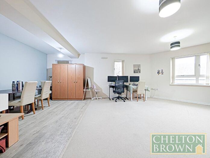 2 Bedroom Apartment For Sale In West Cotton Close, Northampton, NN4