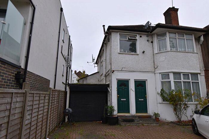 2 Bedroom Flat To Rent In Cricklewood, NW2