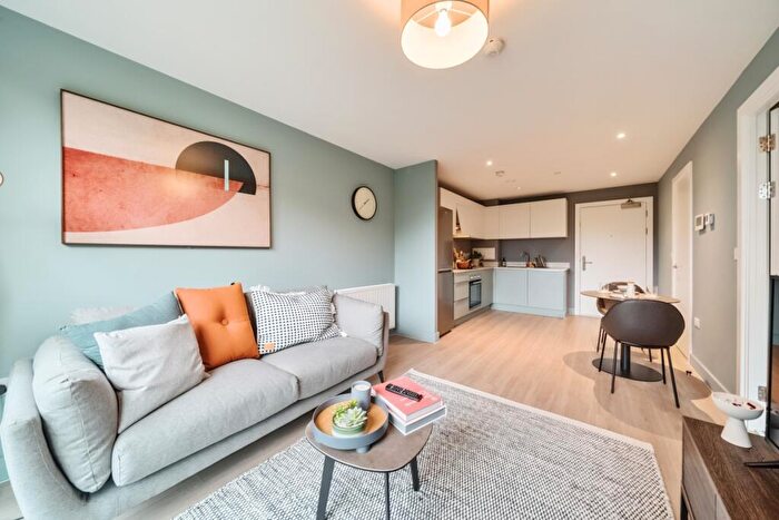 1 Bedroom Apartment To Rent In Leeds, LS12