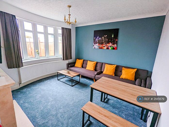 4 Bedroom Semi-Detached House To Rent In Whitebrook Road, Manchester, M14