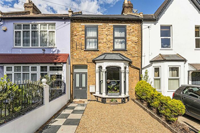 2 Bedroom Flat For Sale In Northcote Road, Walthamstow, London, E17