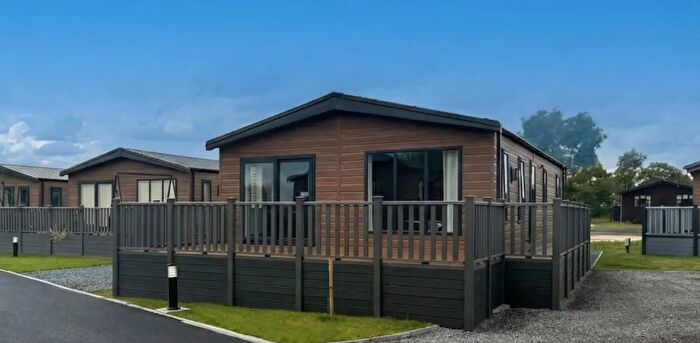3 Bedroom Mobile/park Home For Sale In Back Road, Newton On Derwent, York, YO41