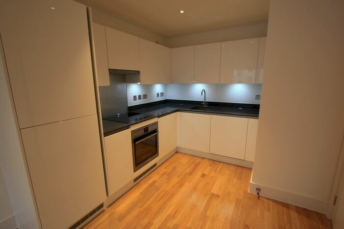 1 Bedroom Flat To Rent In Streatham High Road, Streatham, SW16