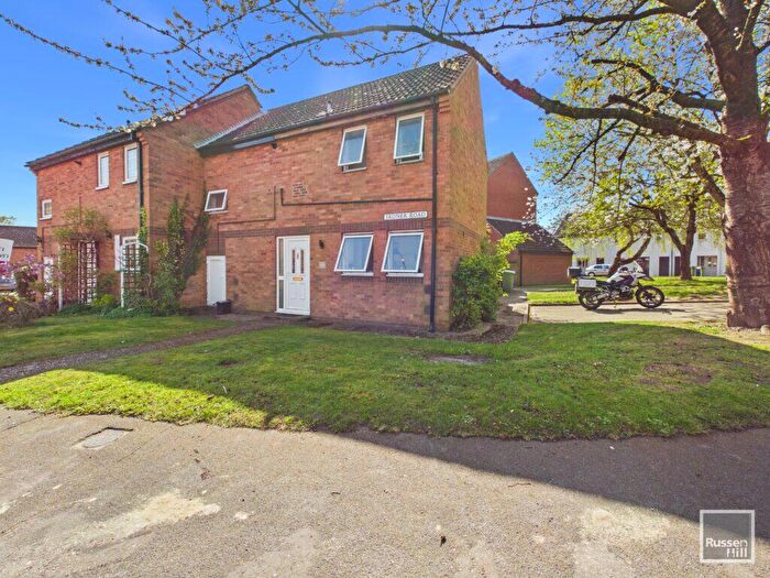 4 Bedroom Semi Detached House For Sale In Skoner Road, Bowthorpe, NR5