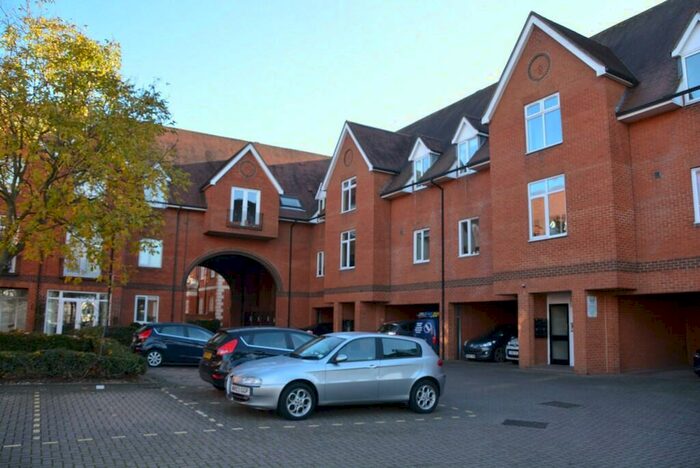 1 Bedroom Apartment To Rent In Bluecoat Court, Hertford, SG14