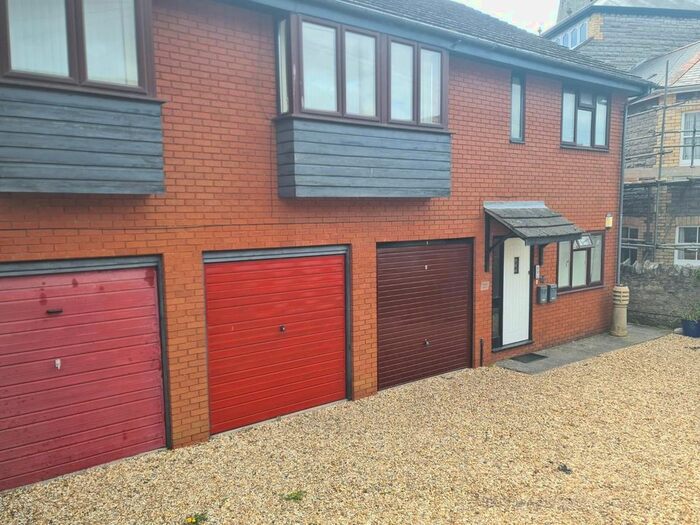 2 Bedroom Flat To Rent In Woodland Court, Woodland Place, Penarth, CF64