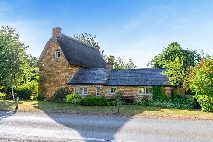 4 Bedroom Cottage For Sale In Stratford Road Wroxton Banbury, Oxfordshire, OX15